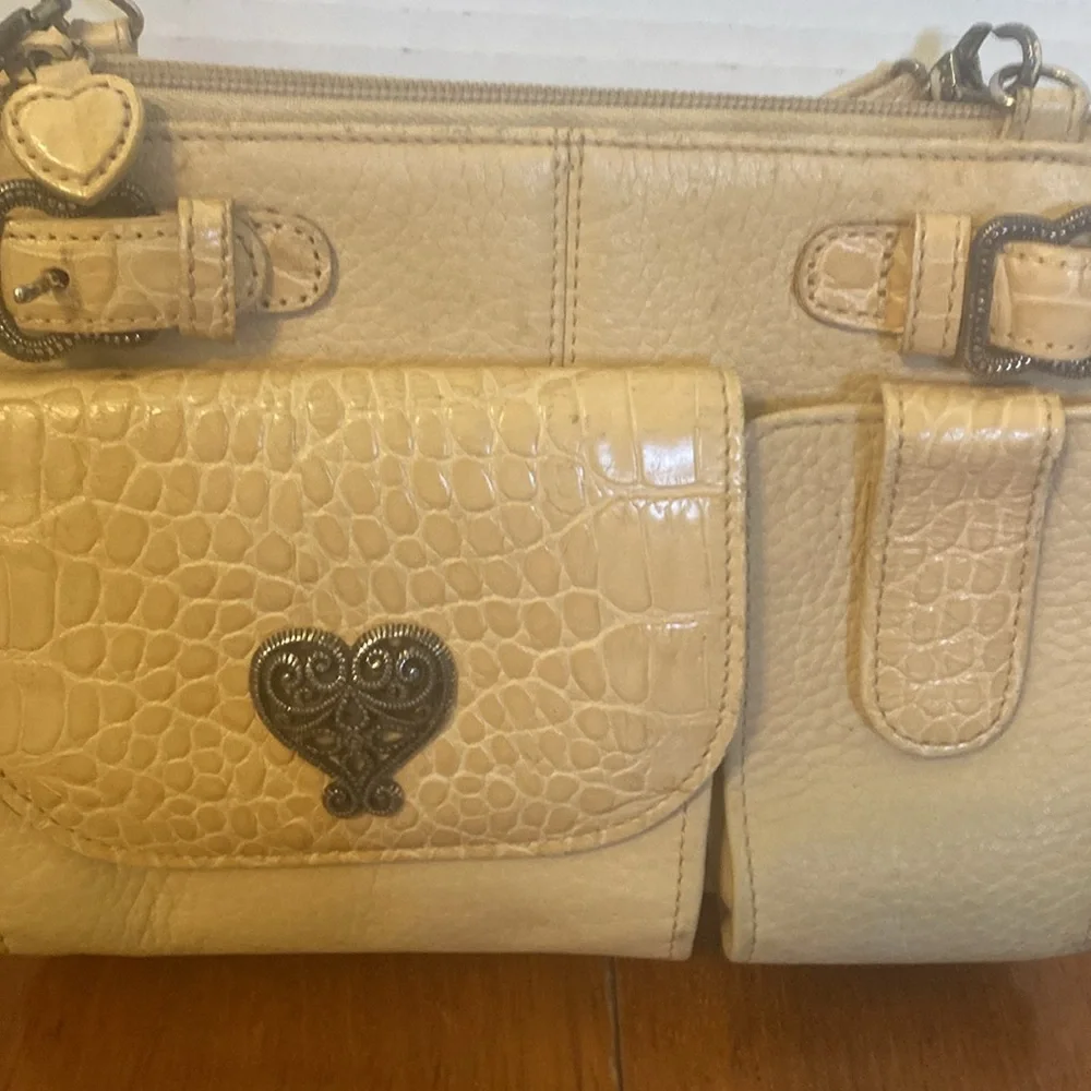 VTG 80’s Brighton Ivory Croc Pebble leather organizer crossbody wallet purse